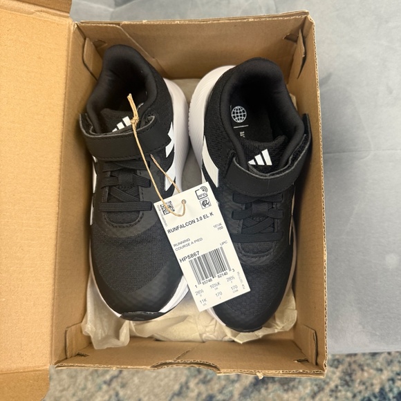 Adidas Run Falcon size 11 Youth Brand New - Picture 7 of 7